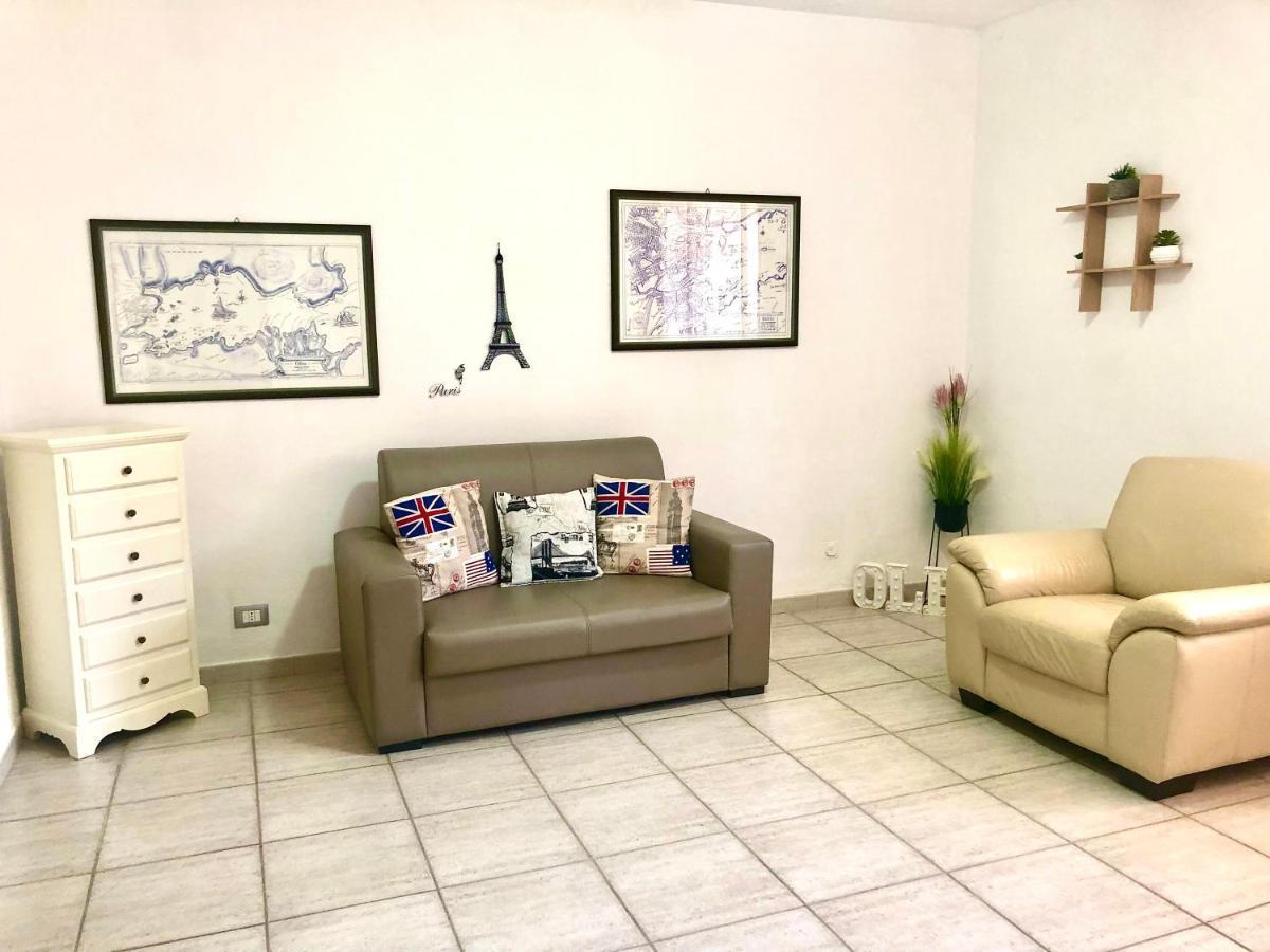 Olbia La Maison De Famille Alloggio Privato Con Cucina ออลเบีย ภายนอก รูปภาพ
